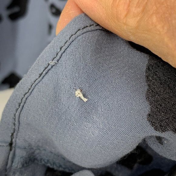 Womens Sam & Lavi Blouse Size M Surplice Long Sleeve Gray Print 3190 USA - Picture 4 of 10